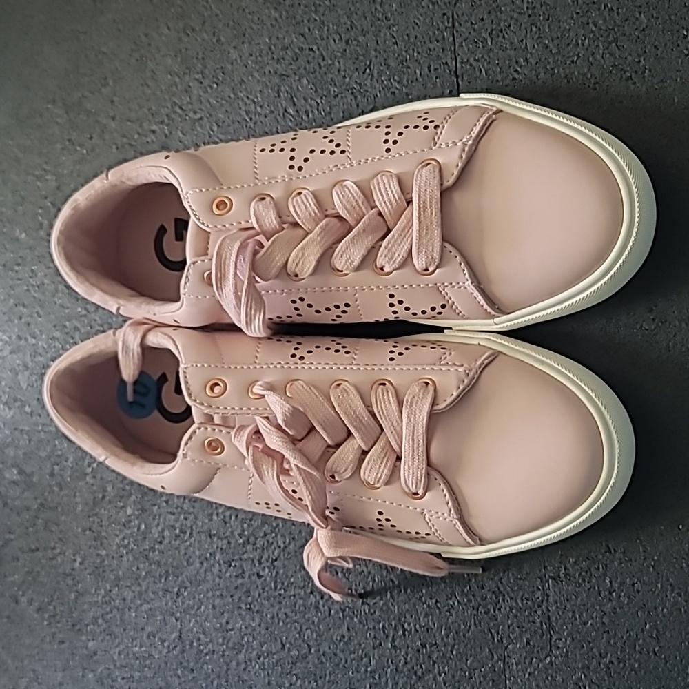 Shoes - Picture 2 of 3